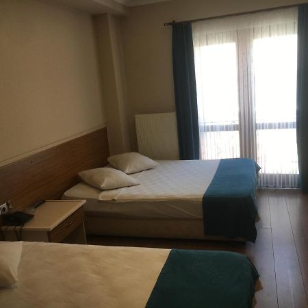 Oezguer Hotel Trabzon Buitenkant foto